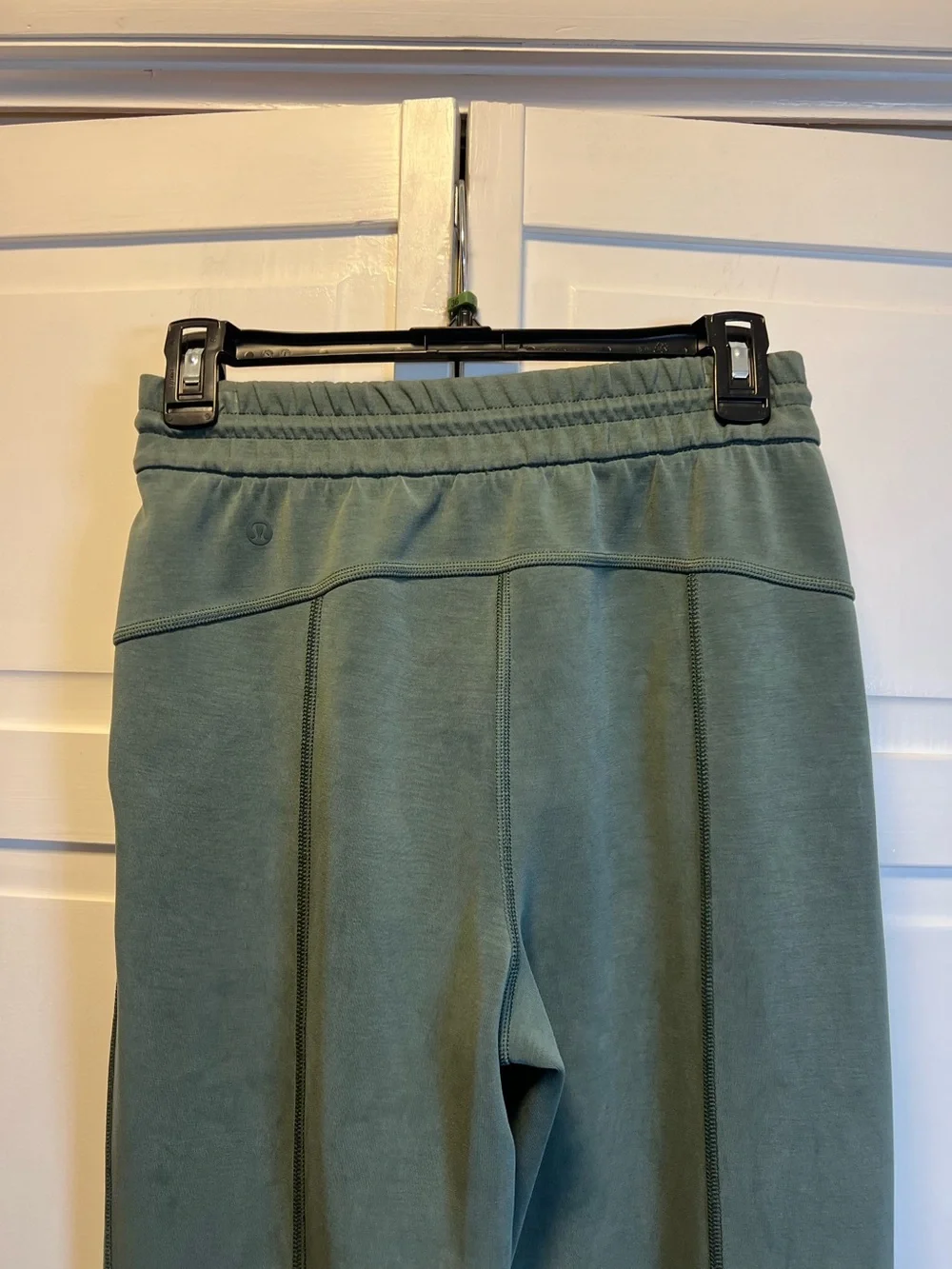 lululemon athletica Softstreme High-Rise Straight Green Cropped Pants Size 4